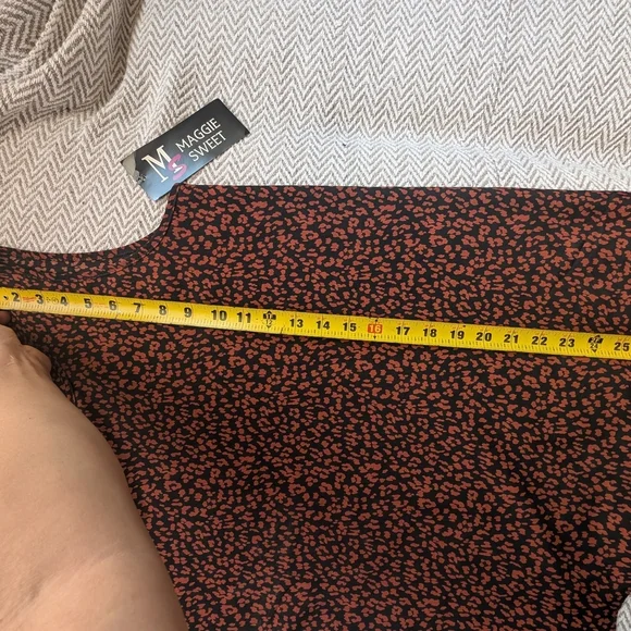 🎀$5 Maggie Sweet Vintage Women's Black and Rusty Brown Leopard Print Top - Picture 7 of 7